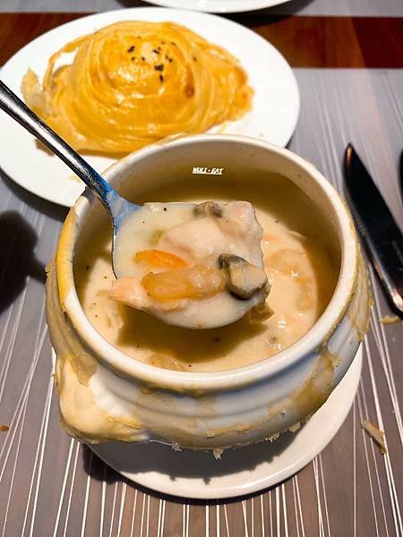 [食記]  【台北美食】艾朋牛排餐酒館 À POINT ST